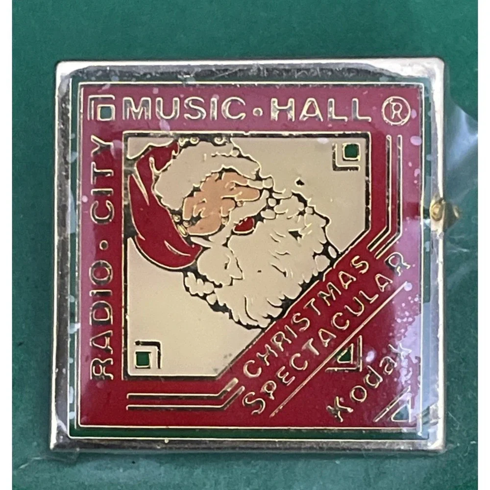 Vtg Radio City Music Hall Christmas Spectacular Hat Lapel Pin Santa Kodak Sealed